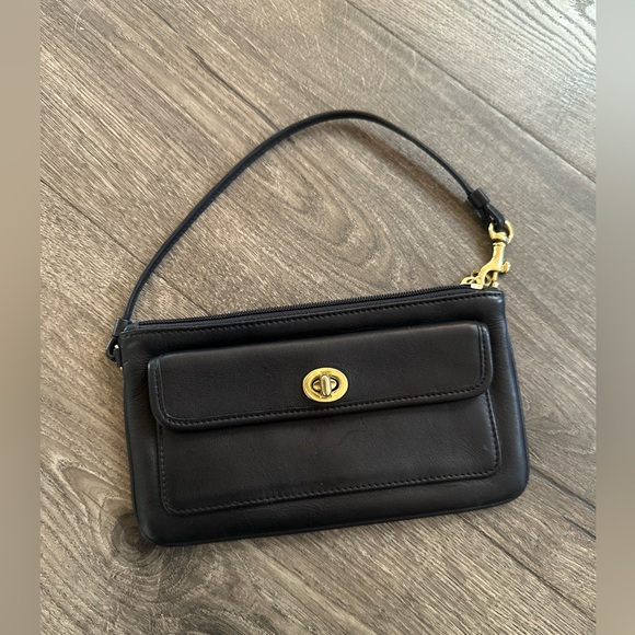 COACH Vintage Black Front Flap Turn Lock pocket Clutch Wristlet - Picture 1 of 14